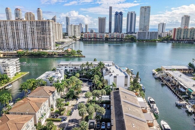 Building Photo - 4000 NE 168th St