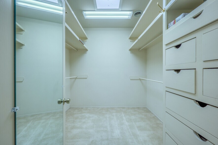 Building Photo - 2611 N Kentucky Ave