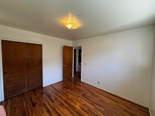 Building Photo - 430-436 Hodgson - DNT$ [PRM: Brittany] (2)