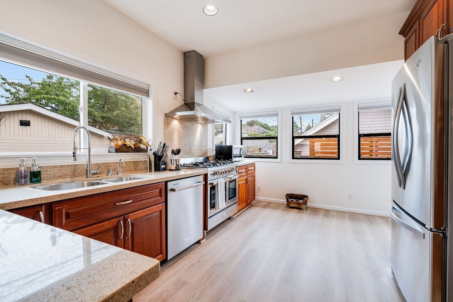 Building Photo - 2403 7th Ave W