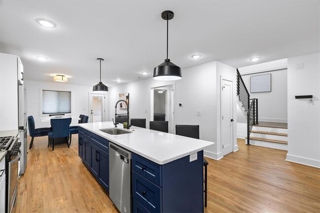 Building Photo - 1846 Rogers Ave SW