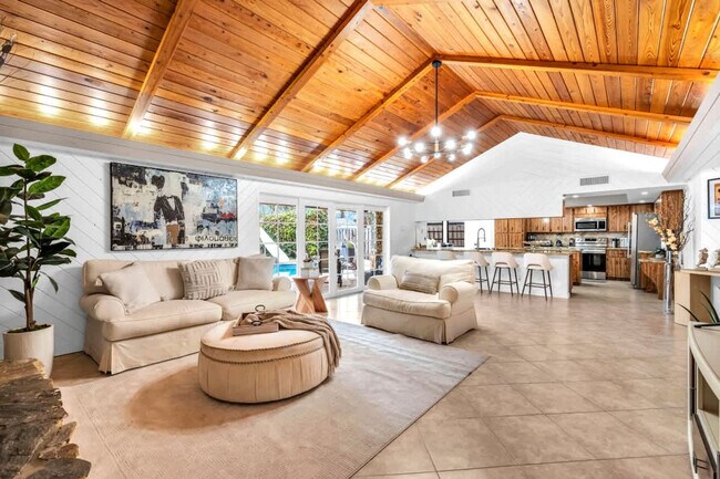 Building Photo - 1006 SE 6th St