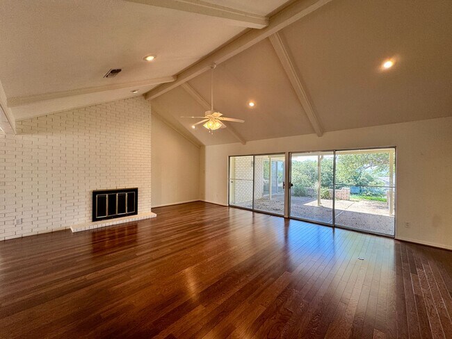 Building Photo - Single Family Home Available in Windmill Hill