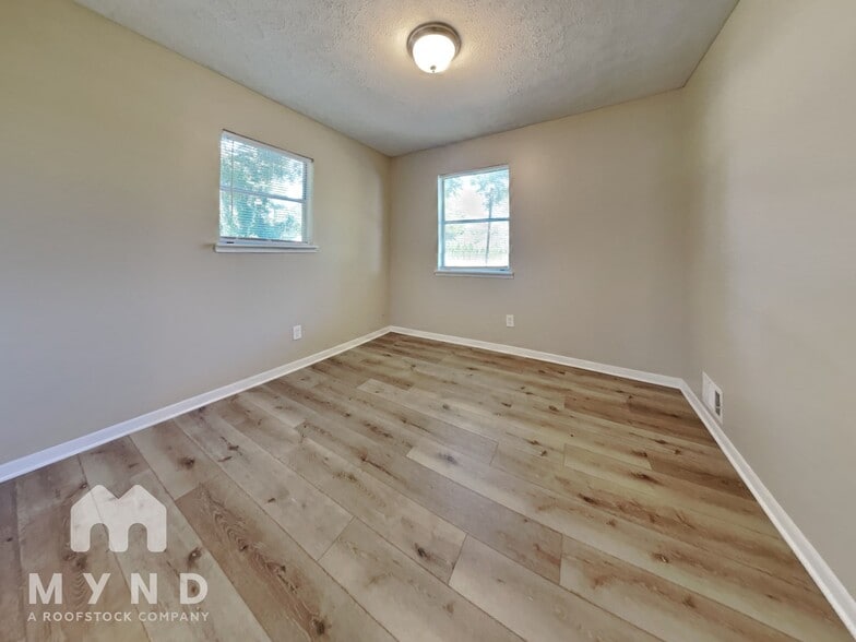 Building Photo - 222 Dobbins Mill Rd