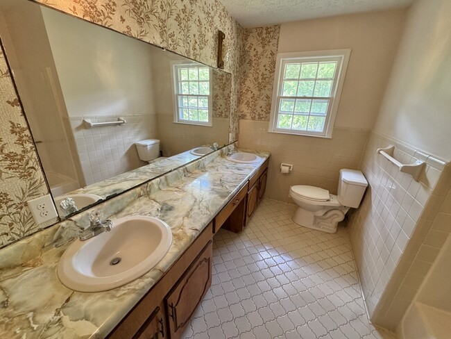 Building Photo - 4469 Georgia 42