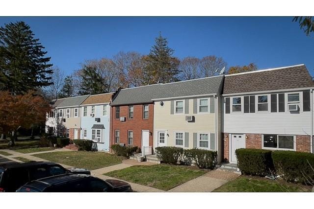 Primary Photo - 164 W Montauk Hwy