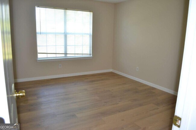 Building Photo - 6157 Red Top Loop