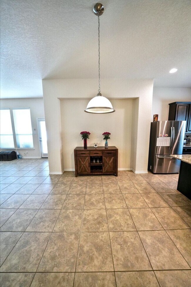 Building Photo - Stunning 3-Bedroom Home with Office in Charleston Parke, Cibolo - Realtor Commission offered: $500
