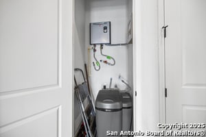 Building Photo - 1219 N Olive St