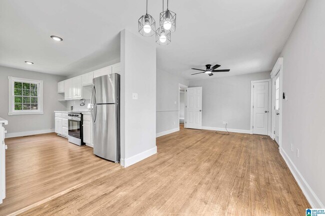 Building Photo - 3027 Cora Ave