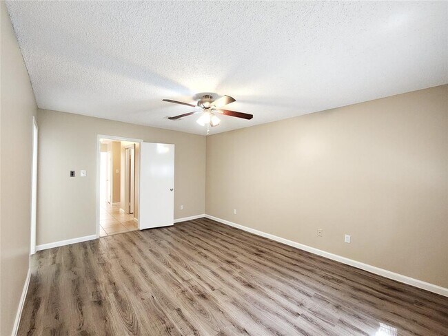 Building Photo - 3207 Glade Springs Dr