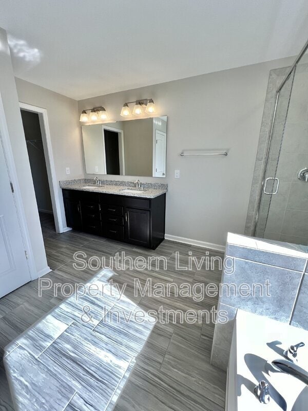Building Photo - 1006 Creeks Landing Dr