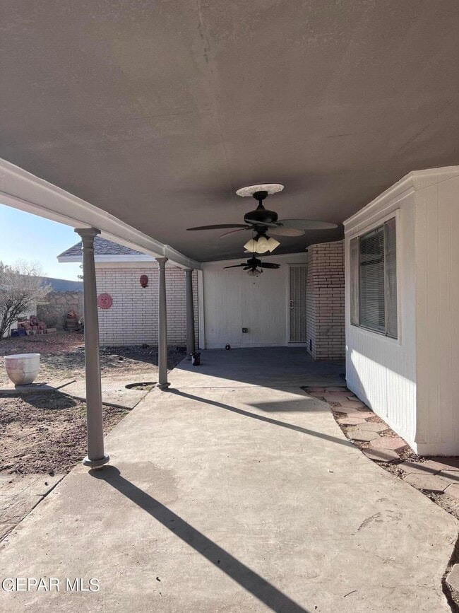 Building Photo - 10524 Candlewood Ave