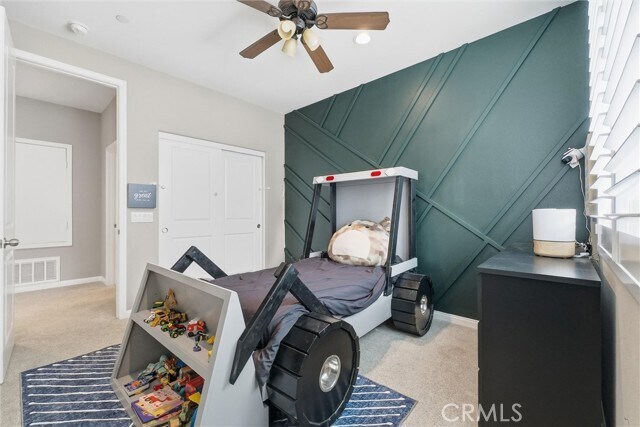 Building Photo - 155 Spectacle