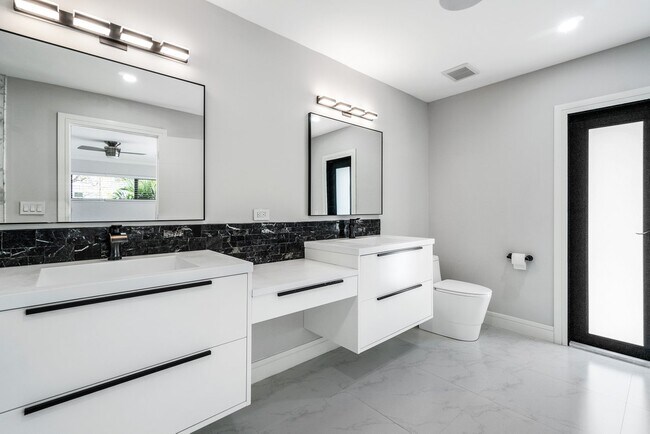 Building Photo - 3432 Pine Haven Cir