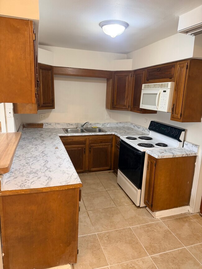 Building Photo - 54 Oakland St