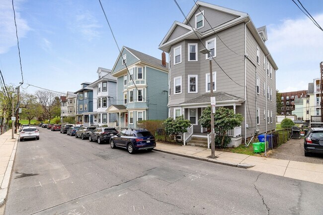 Building Photo - 9 Spalding St