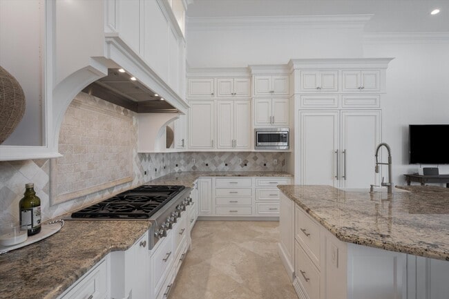 Building Photo - 12820 Mizner Way