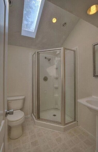 Guest bath - 1816 N 145th St