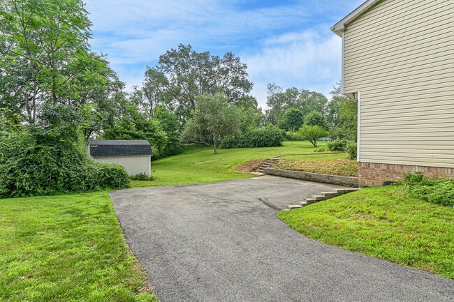 Building Photo - 4236 Tanglewood Dr