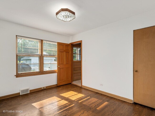 Building Photo - 4216 Forest Ave