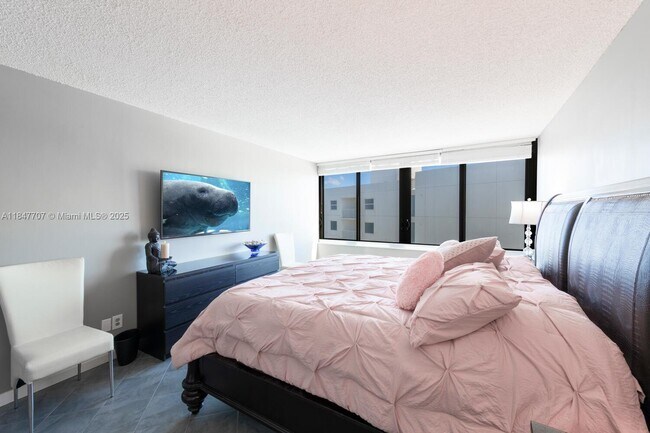 Building Photo - 3590 S Ocean Blvd