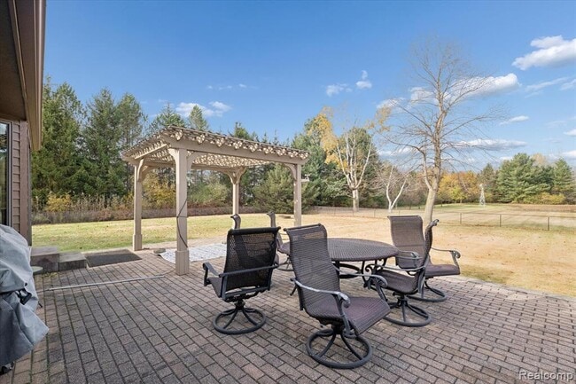 Building Photo - 7700 Trumble Rd