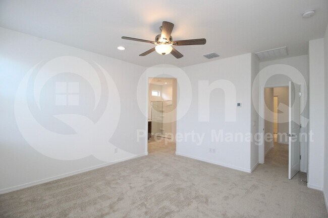 Building Photo - 8810 W Pasadena Ave