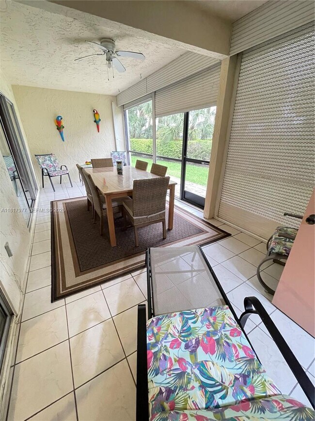 Building Photo - 4000 Crystal Lake Dr