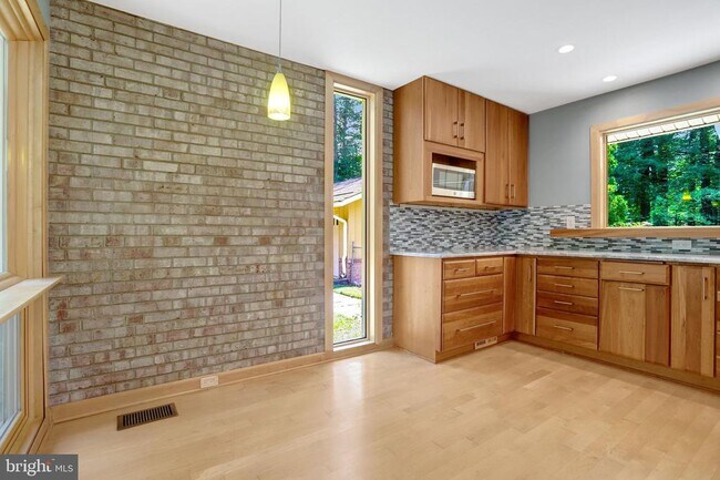 Building Photo - 6030 Berwynd Rd