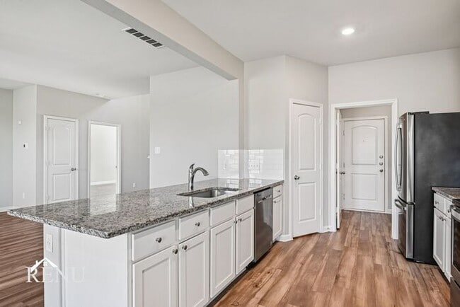 Building Photo - 1040 Wheatfield Ln