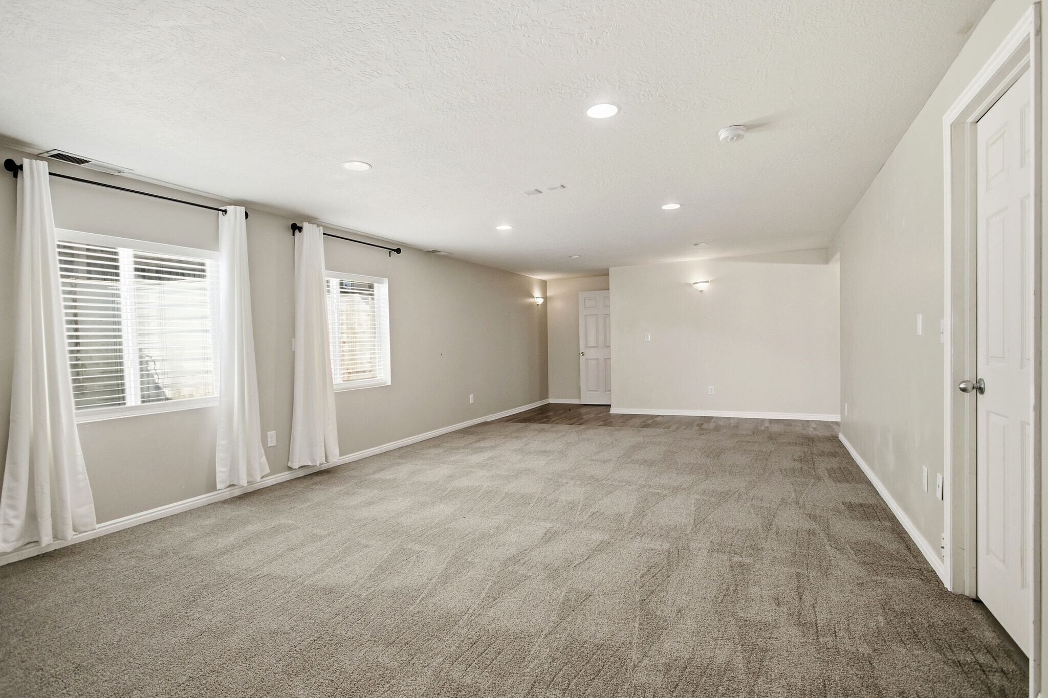 Building Photo - 7202 N Ute Dr