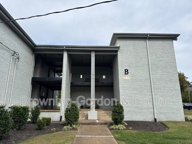 Primary Photo - 1900 Richard Jones Rd