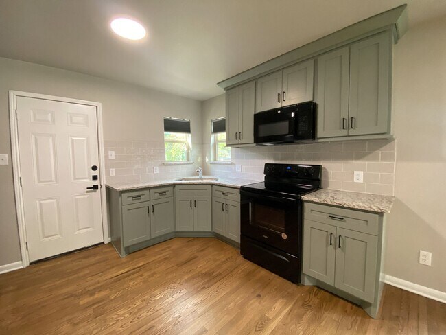 Building Photo - Super Cute, Newly Remodeled, 2bd/1bth hous...