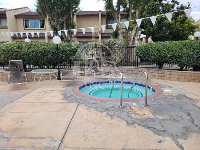 Building Photo - Spacious 2 Bedroom, 1 ¾ Bathroom Condo in Rosemead, CA.