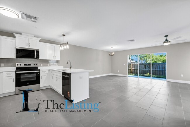 Building Photo - 39 SE 15th Terrace