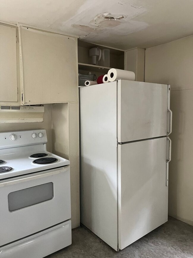 Building Photo - 2-3 Bedroom, 1 Bathroom Detached House in Shippensburg