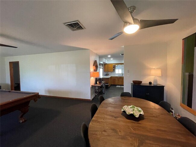 Building Photo - 879 S Terrace Dr