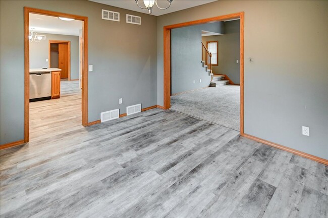 Building Photo - 400 Muirfield Ct
