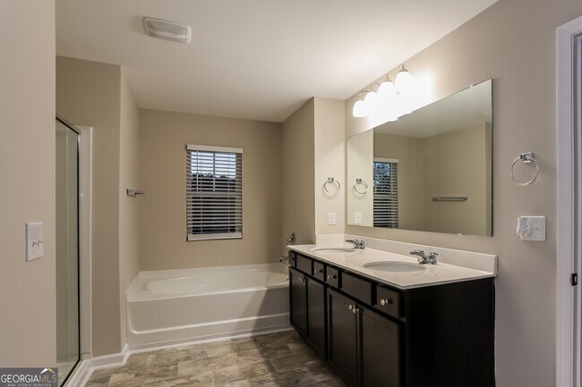 Building Photo - 143 Cool Creek Ct