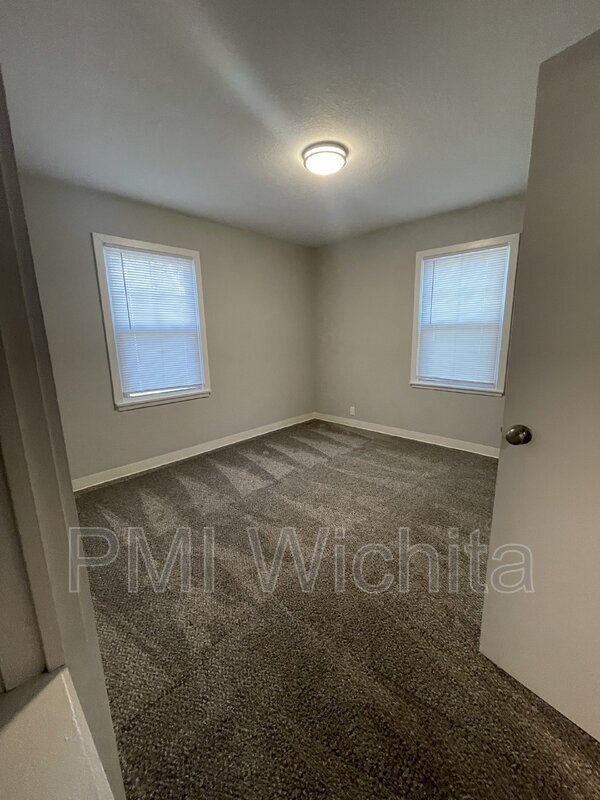 Building Photo - 2311 S Belmont St