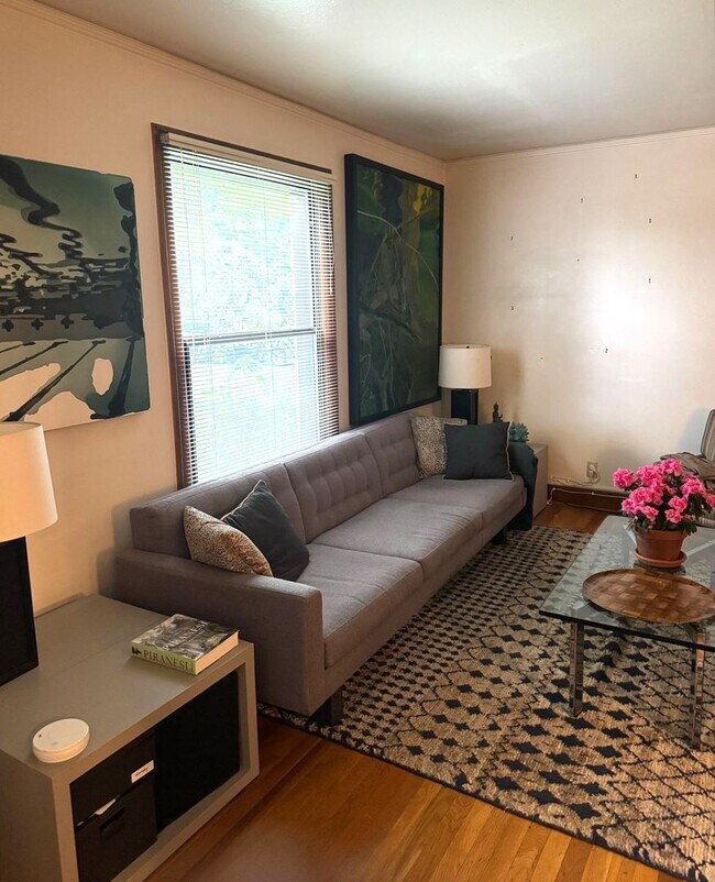 Interior Photo - Sir Lancelot Apartments