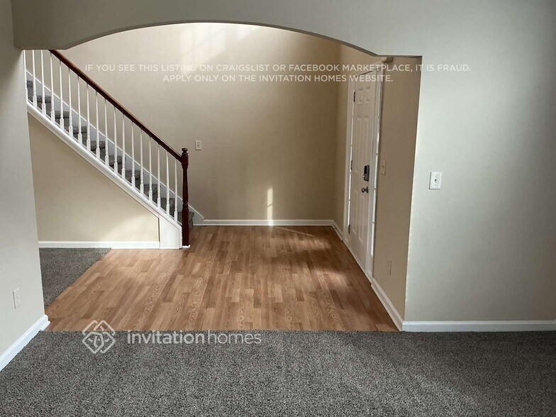 Building Photo - 4444 Grove Lake St SW