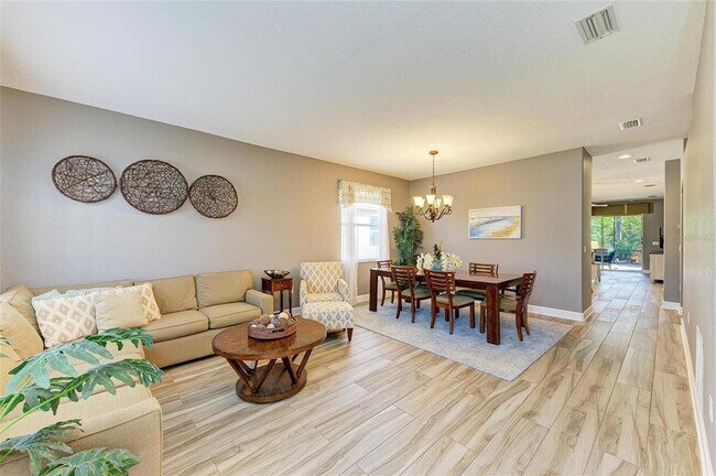 Building Photo - 135 River Enclave Ct