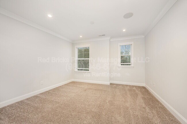 Building Photo - 19016 Yellow Birch Dr