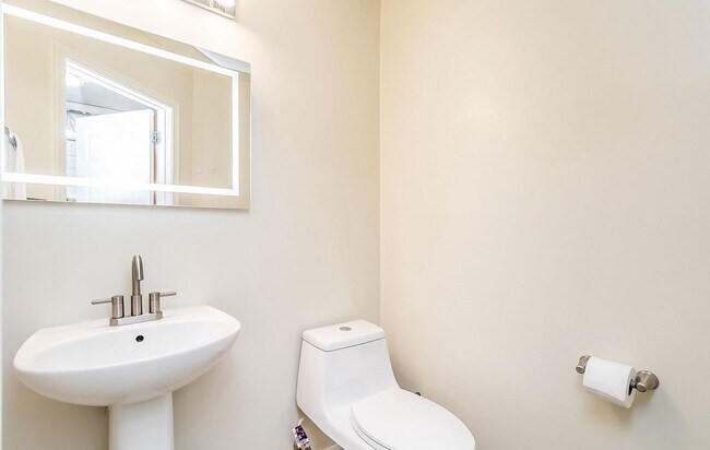 Building Photo - 4733 Buxton Cir