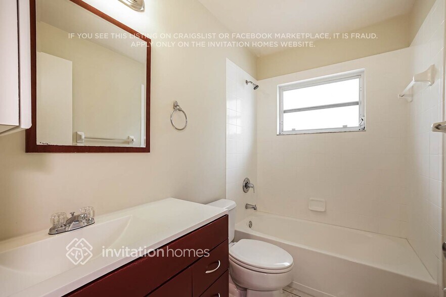 Building Photo - 15562 Horseshoe Ln