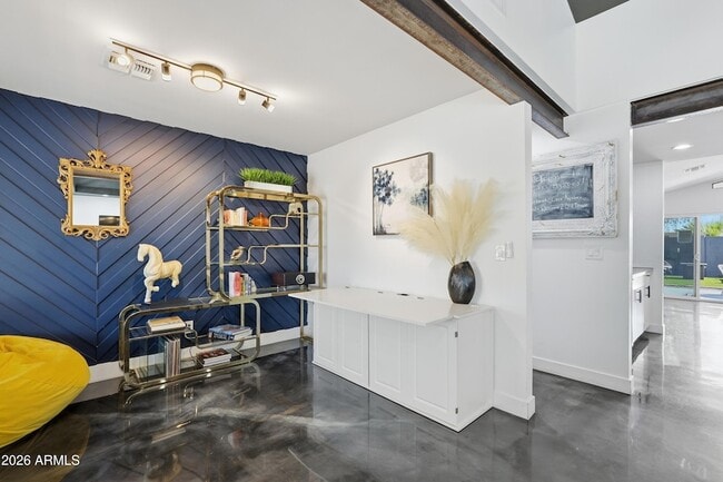 Building Photo - 2812 N 71st Pl