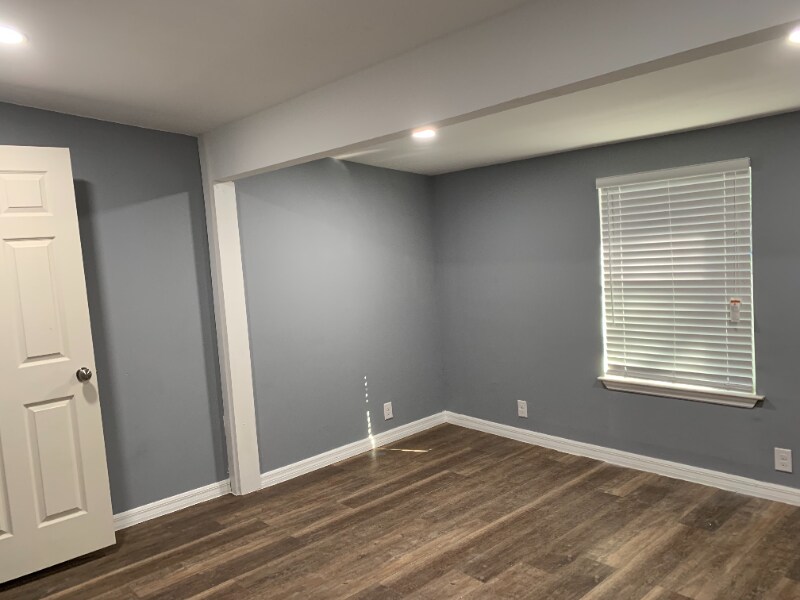 Building Photo - 720 Menchaca St