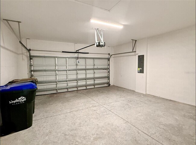 Building Photo - 10995 Pinot Dr